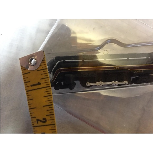 Hallmark lionel 746 Norfolk & western locomotive ornament 1999 - Picture 5 of 6